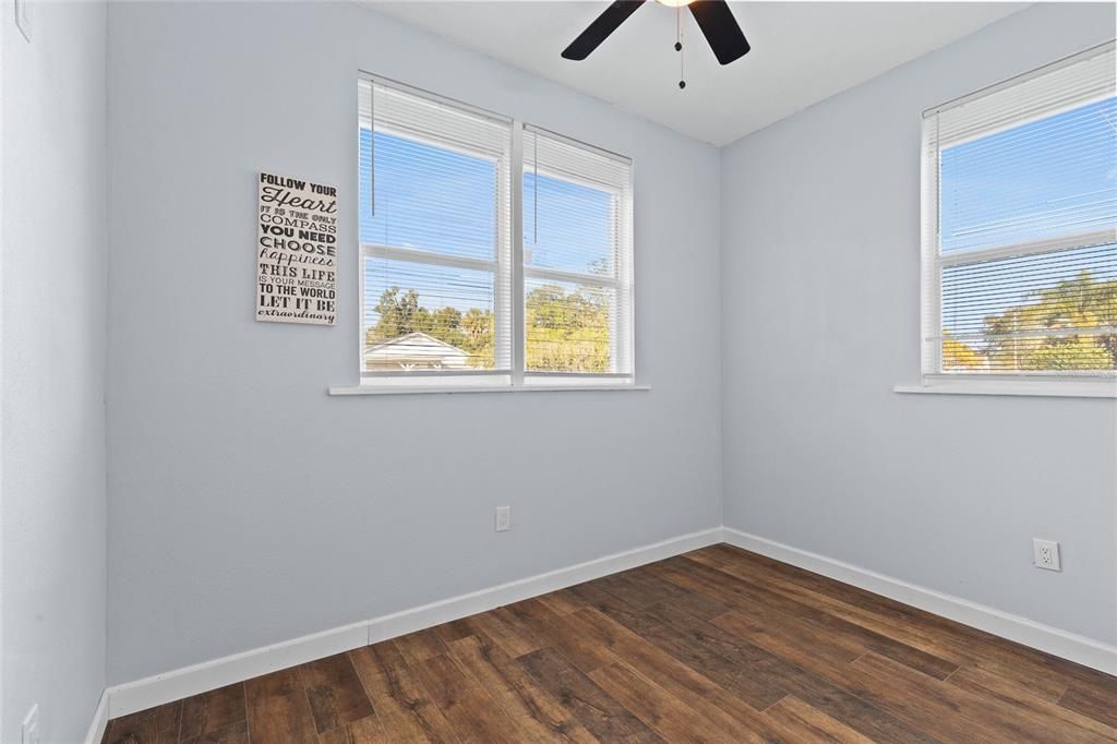 For Sale: $349,900 (3 beds, 2 baths, 1250 Square Feet)