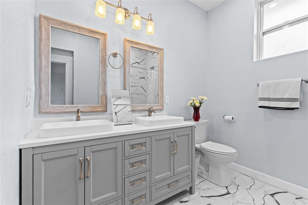 For Sale: $349,900 (3 beds, 2 baths, 1250 Square Feet)