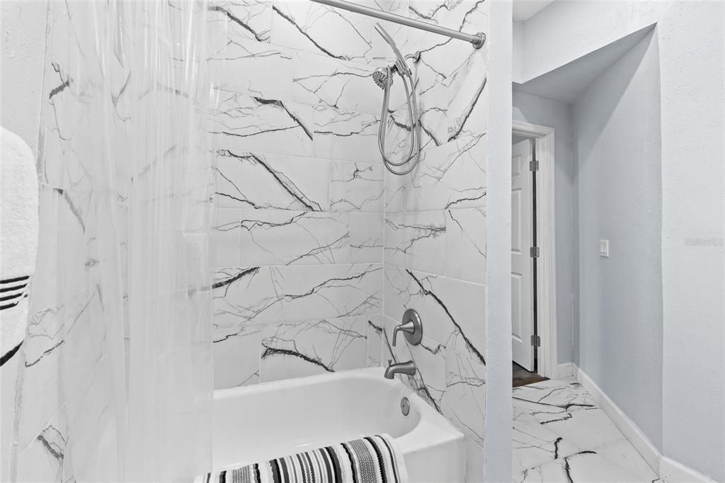 For Sale: $349,900 (3 beds, 2 baths, 1250 Square Feet)