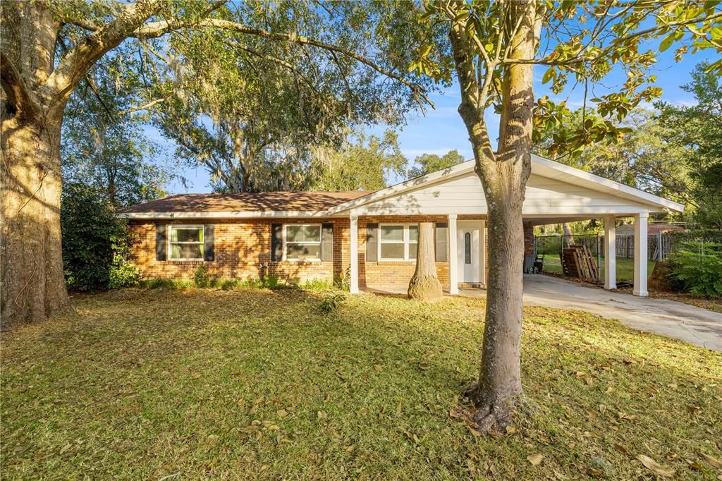 For Sale: $249,900 (3 beds, 2 baths, 1584 Square Feet)