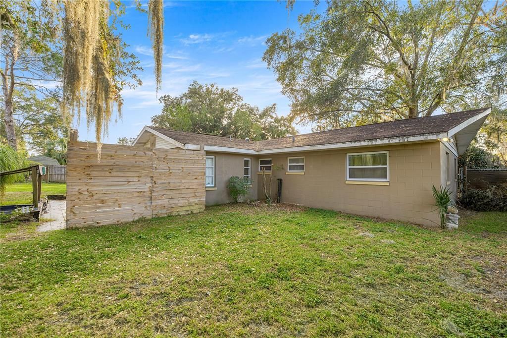 For Sale: $249,900 (3 beds, 2 baths, 1584 Square Feet)