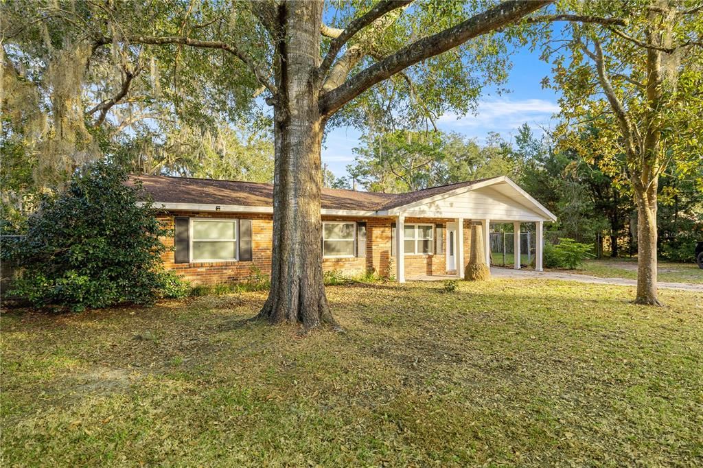 For Sale: $249,900 (3 beds, 2 baths, 1584 Square Feet)