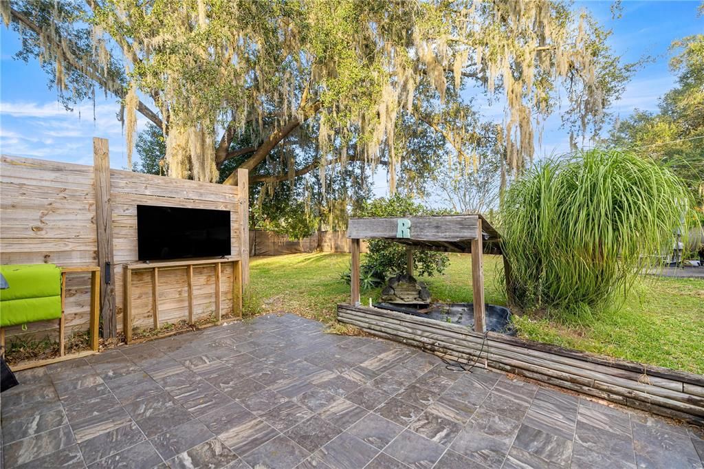 For Sale: $249,900 (3 beds, 2 baths, 1584 Square Feet)