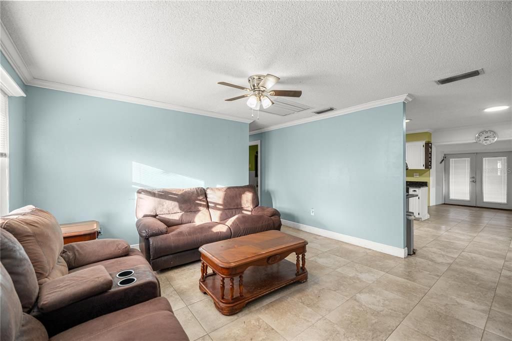 For Sale: $249,900 (3 beds, 2 baths, 1584 Square Feet)