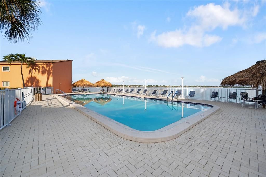 For Sale: $224,900 (2 beds, 2 baths, 1140 Square Feet)