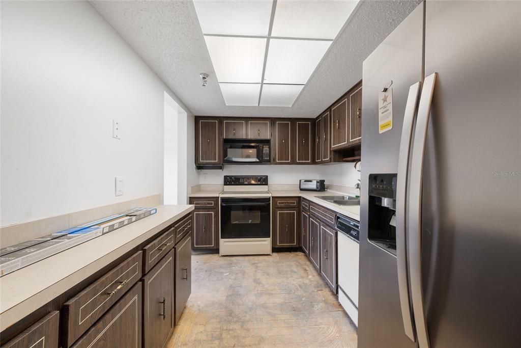 For Sale: $224,900 (2 beds, 2 baths, 1140 Square Feet)