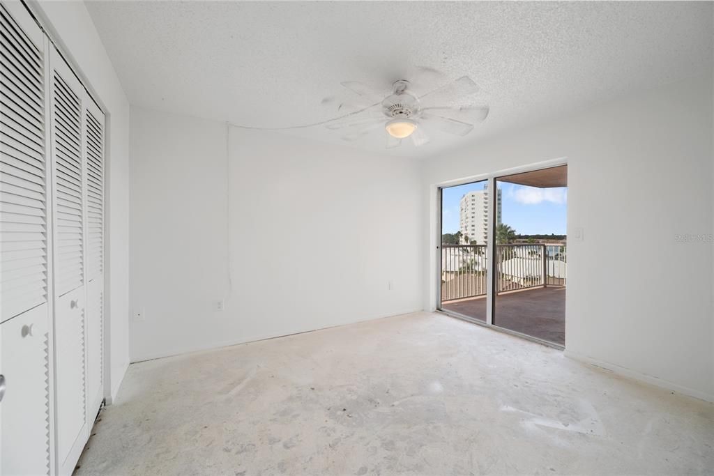 For Sale: $224,900 (2 beds, 2 baths, 1140 Square Feet)