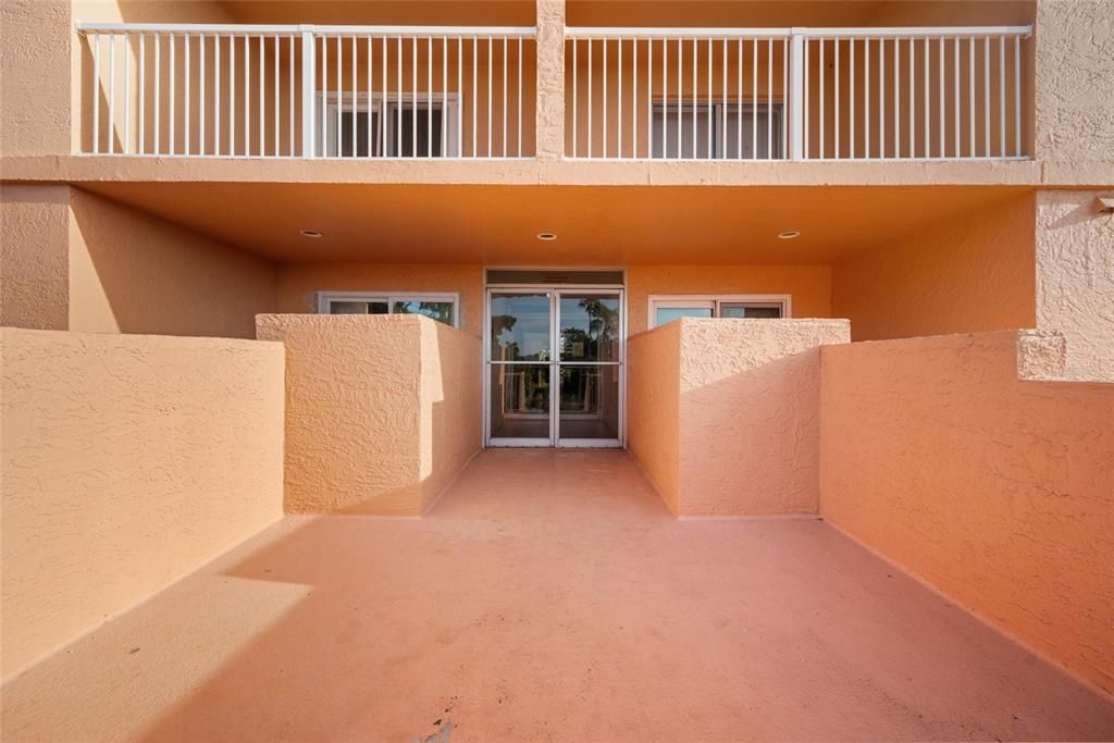 For Sale: $224,900 (2 beds, 2 baths, 1140 Square Feet)