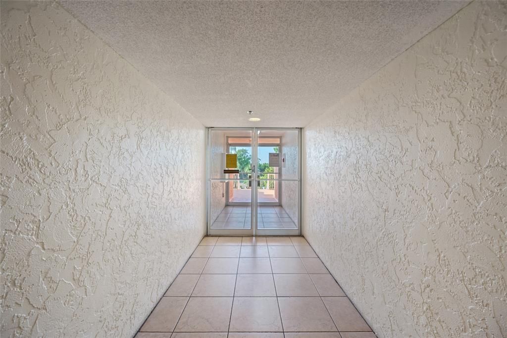 For Sale: $224,900 (2 beds, 2 baths, 1140 Square Feet)