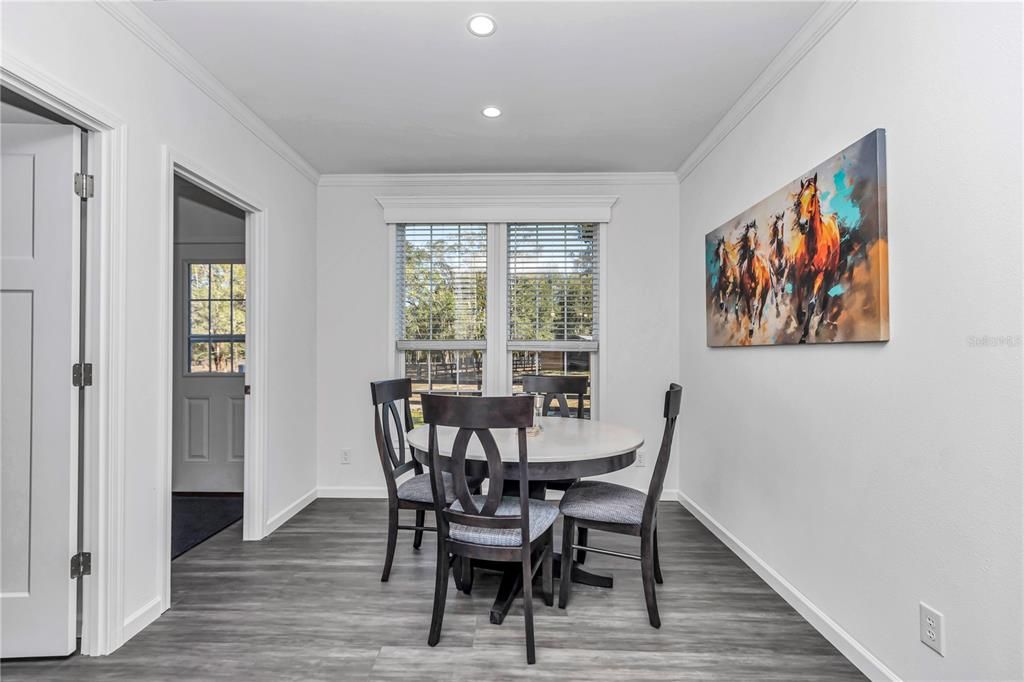 На продажу: $995,000 (6 спален, 4 ванн, 2965 Квадратных фут)