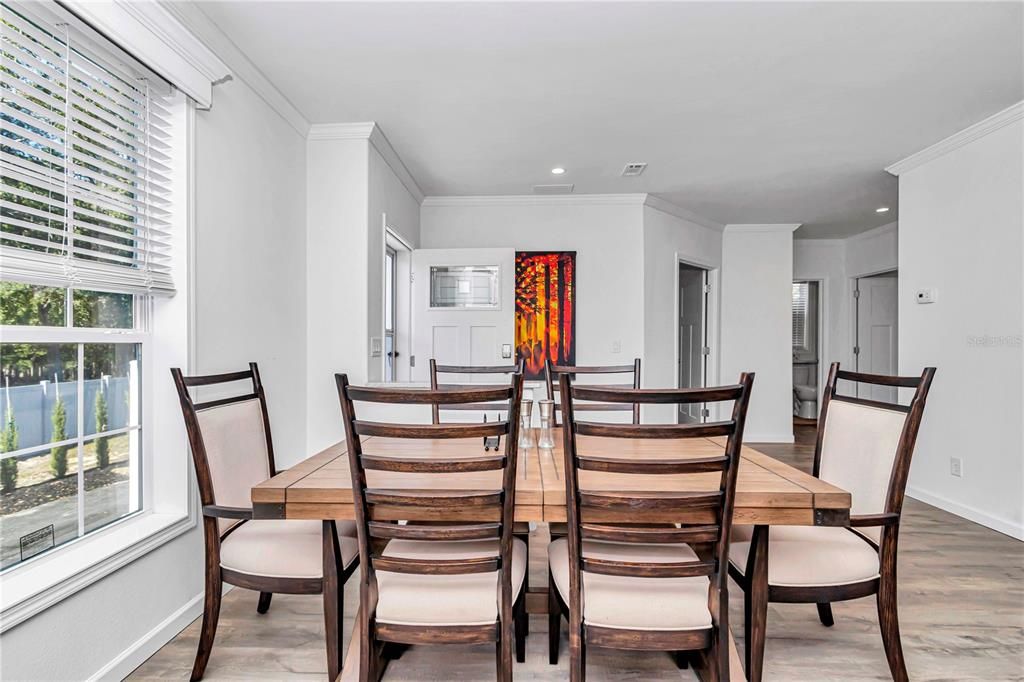 На продажу: $995,000 (6 спален, 4 ванн, 2965 Квадратных фут)