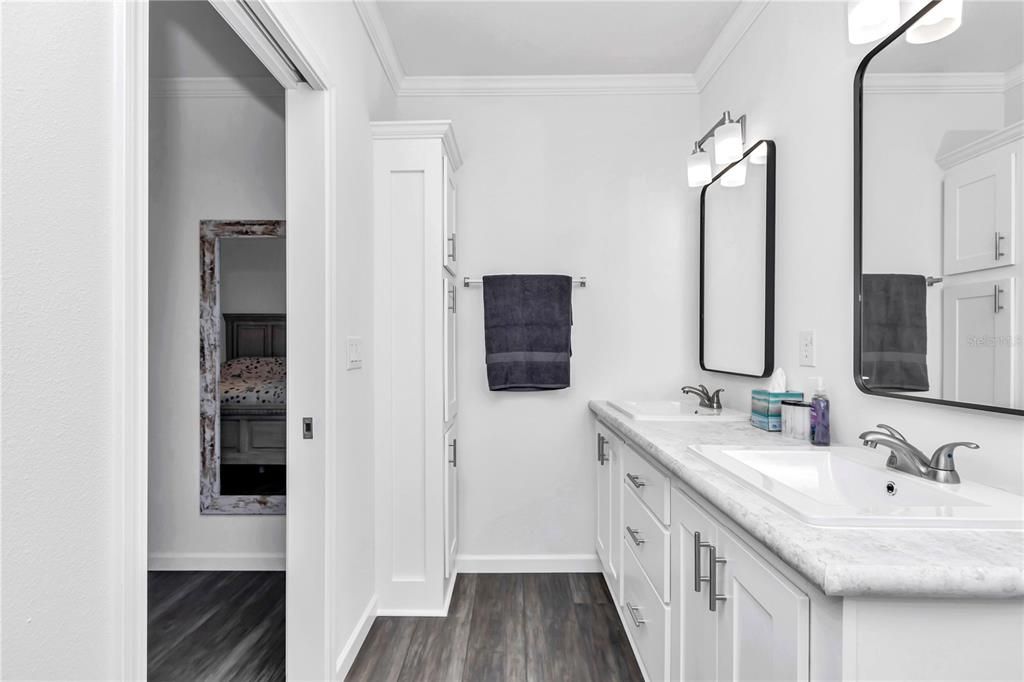 На продажу: $995,000 (6 спален, 4 ванн, 2965 Квадратных фут)