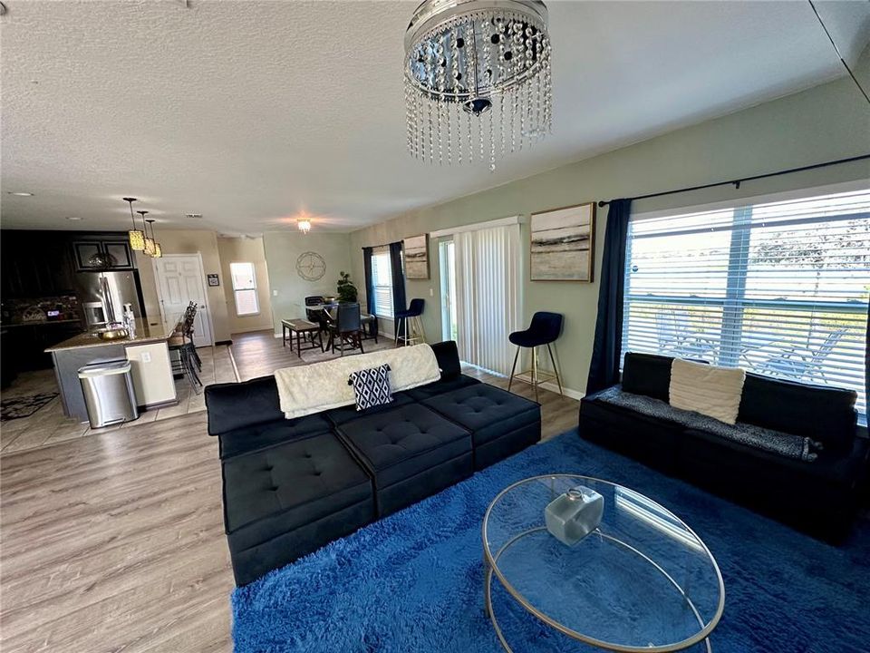 待售: $405,000 (4 贝兹, 2 浴室, 2640 平方英尺)