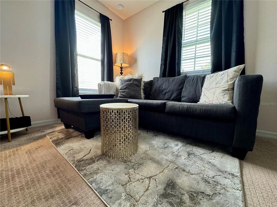 待售: $405,000 (4 贝兹, 2 浴室, 2640 平方英尺)