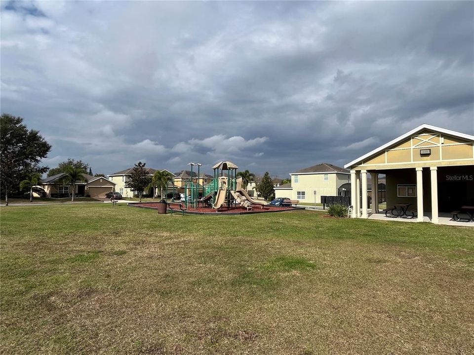 待售: $405,000 (4 贝兹, 2 浴室, 2640 平方英尺)