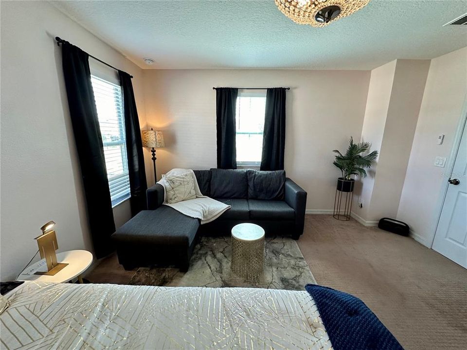 待售: $405,000 (4 贝兹, 2 浴室, 2640 平方英尺)