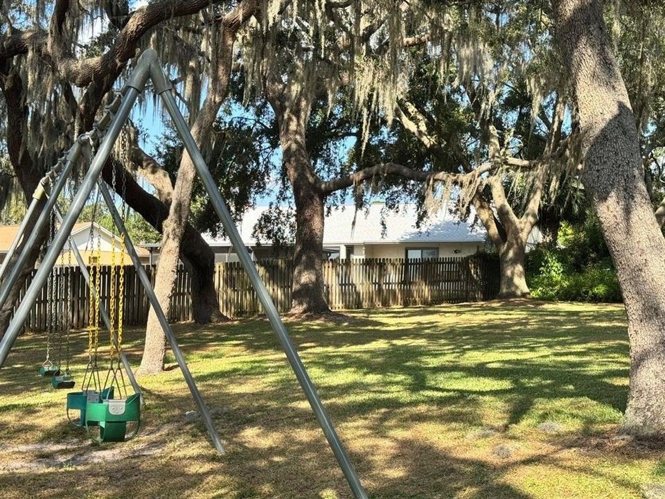 出租: $2,600 (4 贝兹, 2 浴室, 1814 平方英尺)