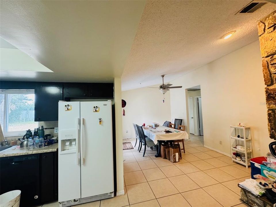 出租: $2,600 (4 贝兹, 2 浴室, 1814 平方英尺)