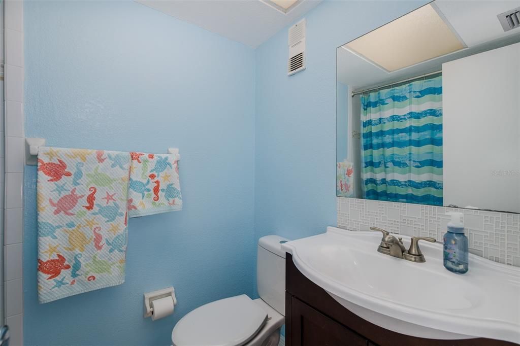 For Sale: $228,000 (2 beds, 2 baths, 959 Square Feet)