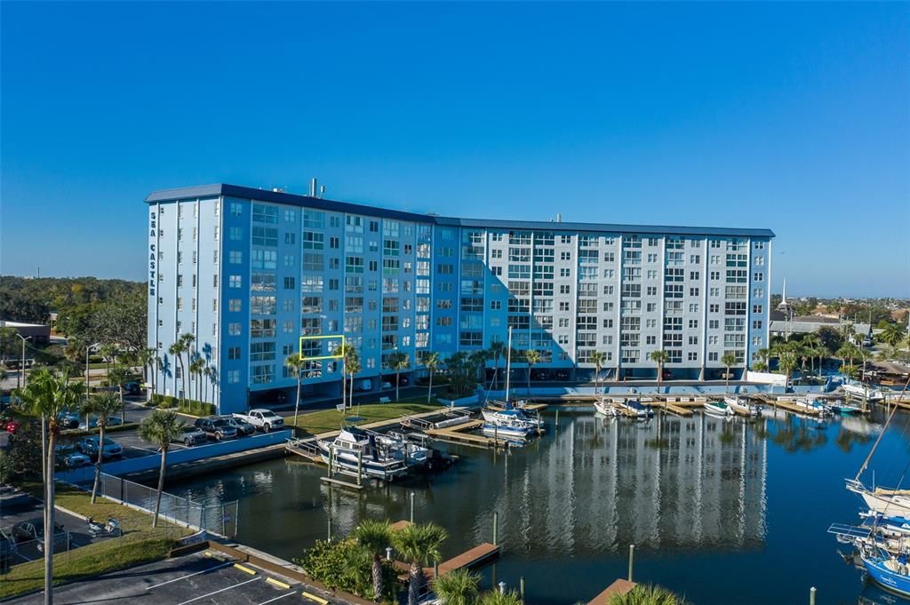 For Sale: $228,000 (2 beds, 2 baths, 959 Square Feet)