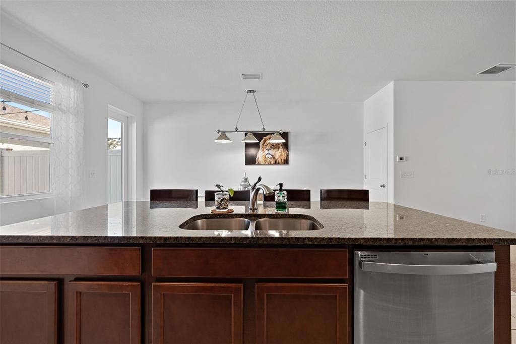 待售: $340,000 (3 贝兹, 2 浴室, 1582 平方英尺)