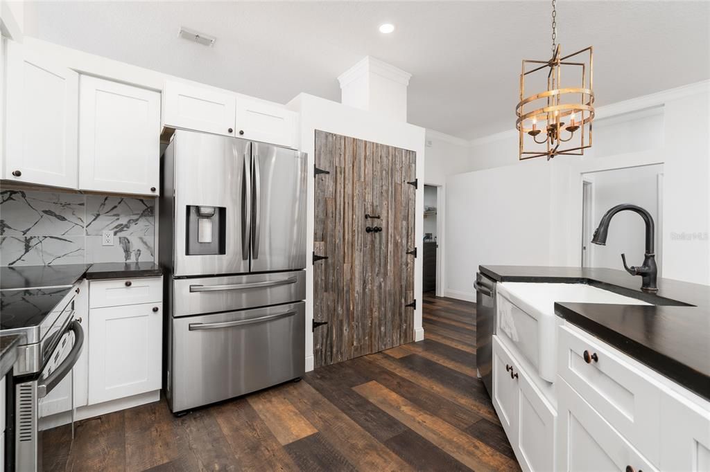 待售: $699,900 (3 贝兹, 2 浴室, 2960 平方英尺)