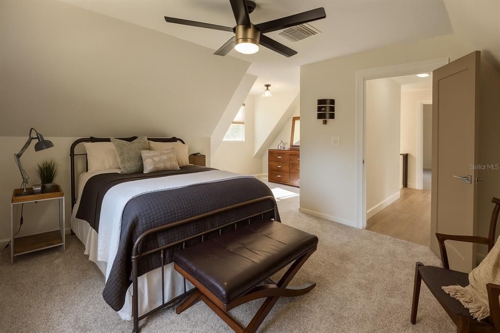 For Sale: $599,900 (4 beds, 2 baths, 2150 Square Feet)