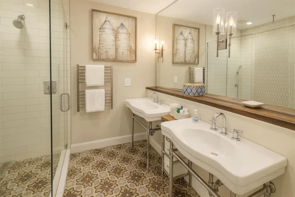 For Sale: $599,900 (4 beds, 2 baths, 2150 Square Feet)