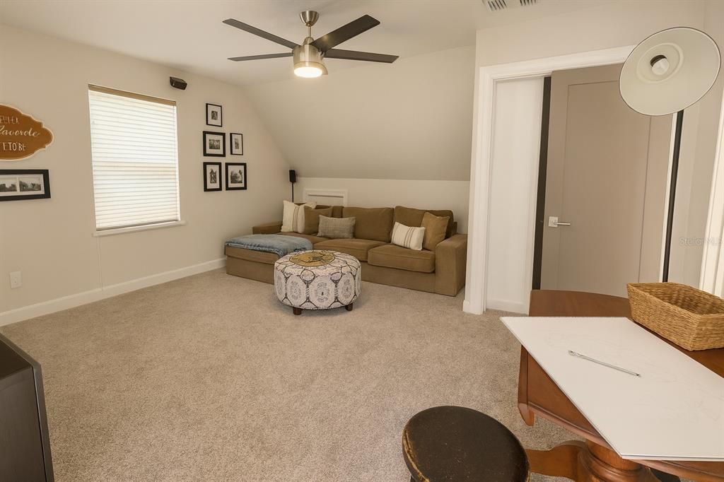 For Sale: $599,900 (4 beds, 2 baths, 2150 Square Feet)