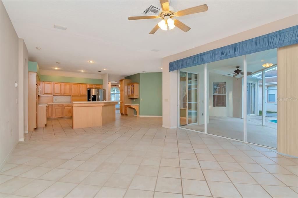 For Sale: $599,999 (4 beds, 3 baths, 2492 Square Feet)