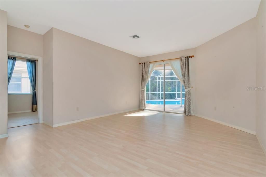 For Sale: $599,999 (4 beds, 3 baths, 2492 Square Feet)