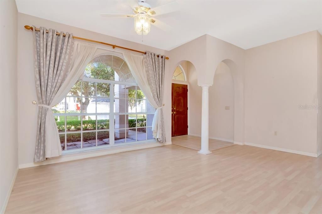 For Sale: $599,999 (4 beds, 3 baths, 2492 Square Feet)