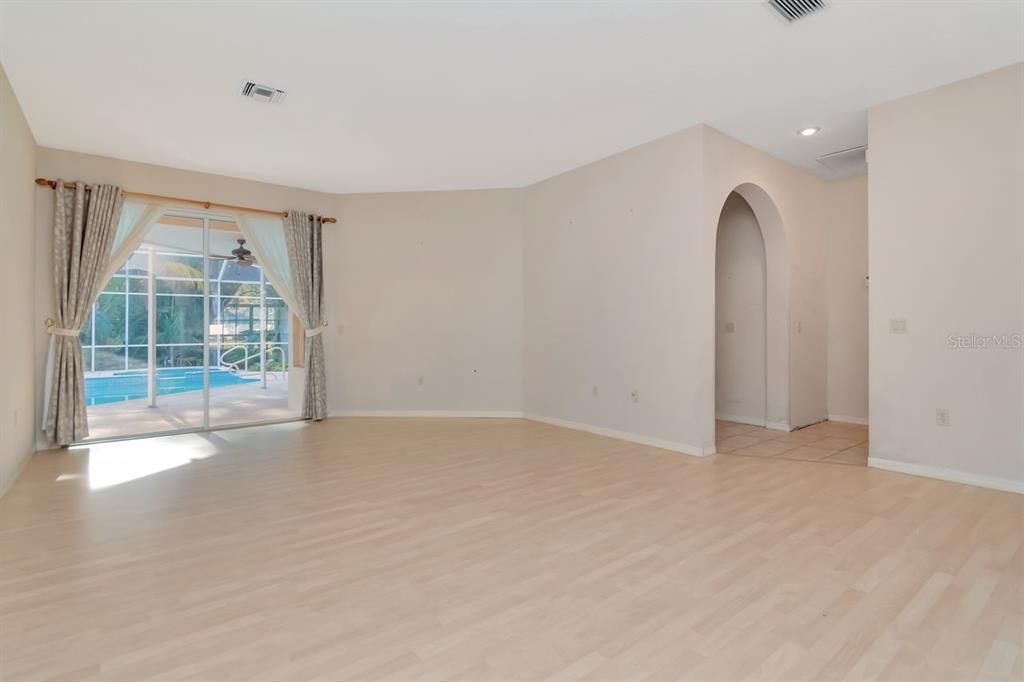 For Sale: $599,999 (4 beds, 3 baths, 2492 Square Feet)