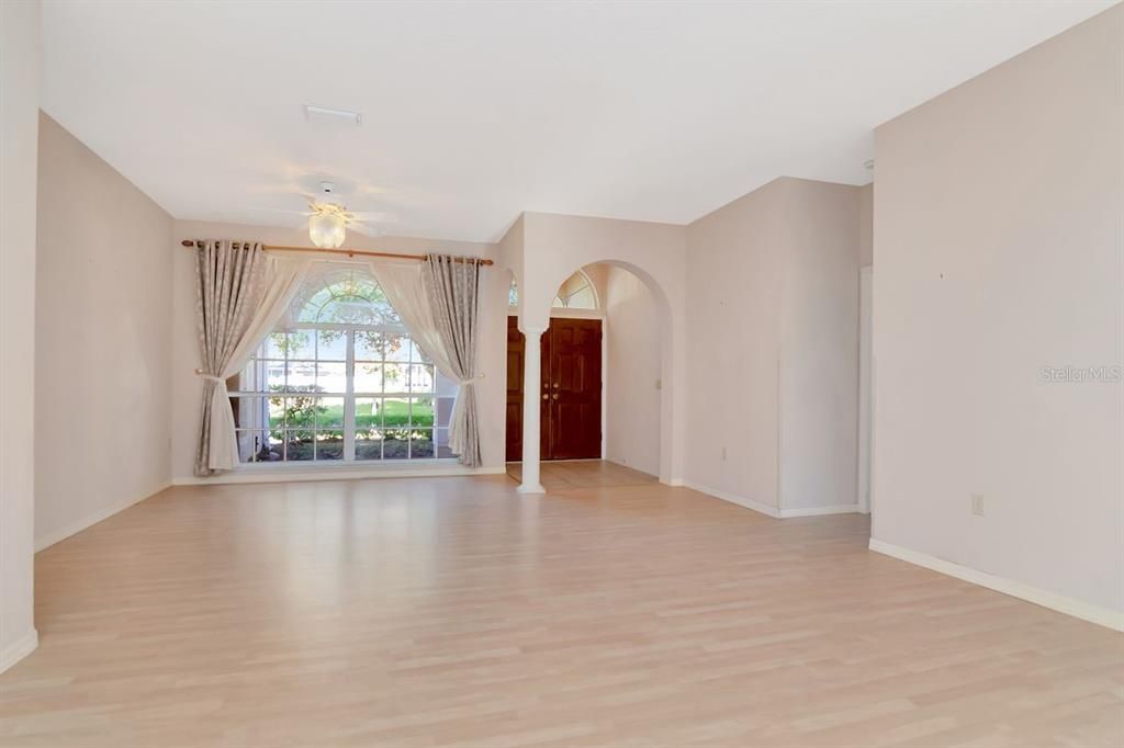 For Sale: $599,999 (4 beds, 3 baths, 2492 Square Feet)