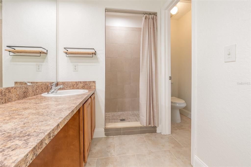 待售: $249,900 (2 贝兹, 2 浴室, 1199 平方英尺)