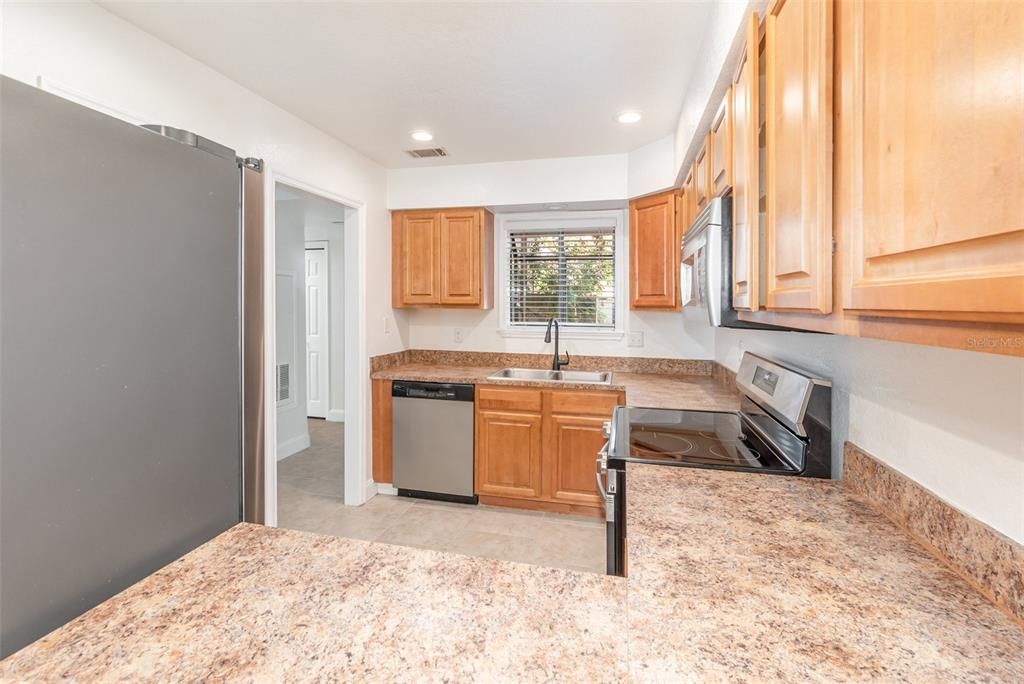 待售: $249,900 (2 贝兹, 2 浴室, 1199 平方英尺)