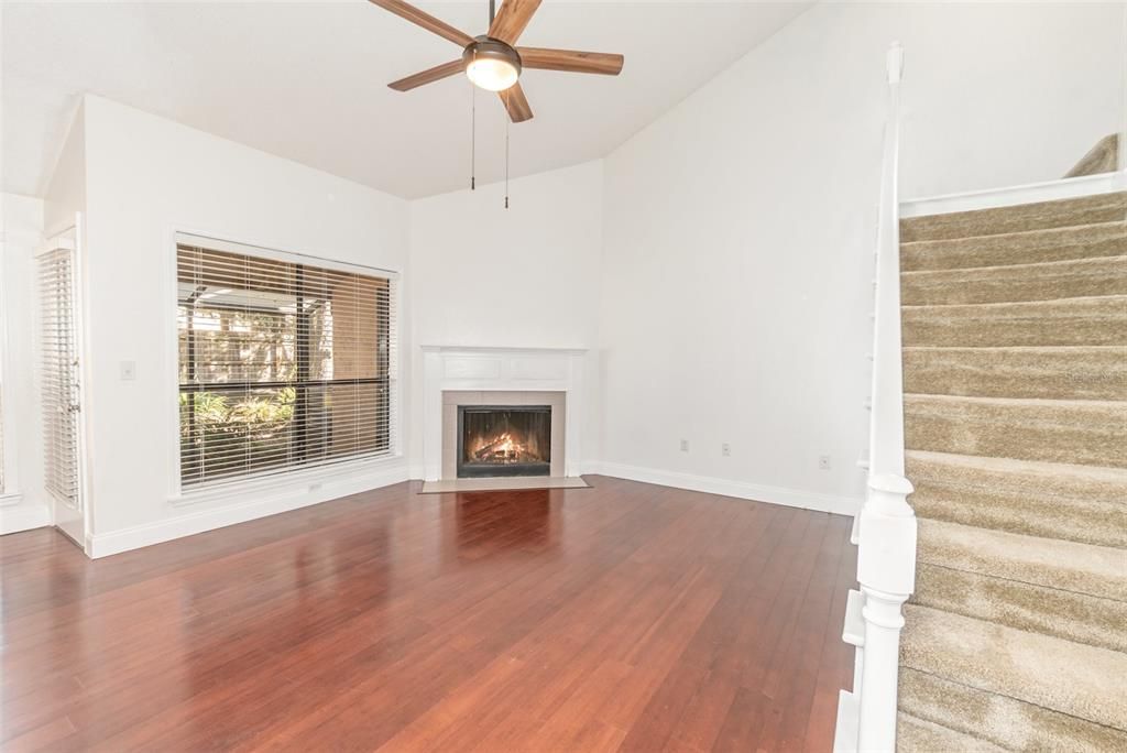 待售: $249,900 (2 贝兹, 2 浴室, 1199 平方英尺)