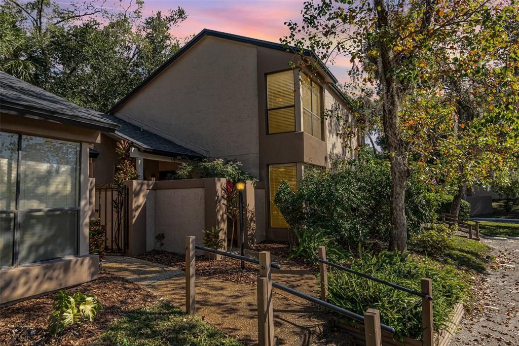 待售: $249,900 (2 贝兹, 2 浴室, 1199 平方英尺)