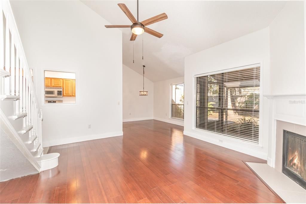 待售: $249,900 (2 贝兹, 2 浴室, 1199 平方英尺)