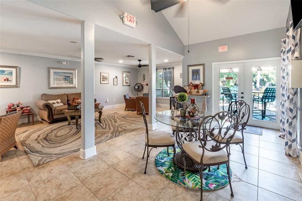 待售: $249,900 (2 贝兹, 2 浴室, 1199 平方英尺)