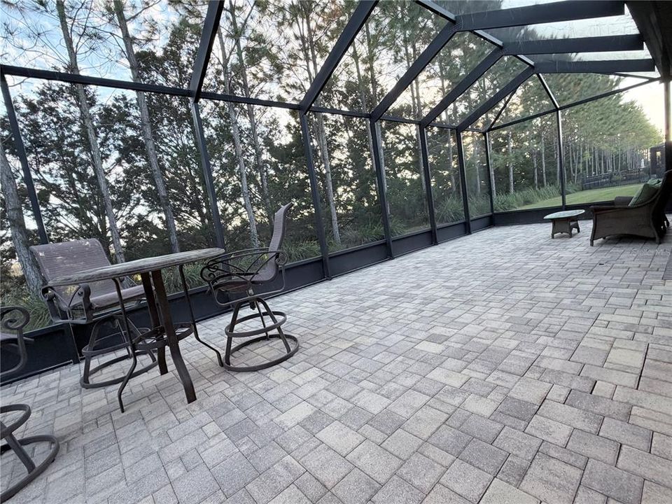 For Rent: $2,300 (3 beds, 3 baths, 2528 Square Feet)