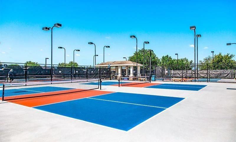 For Rent: $2,300 (3 beds, 3 baths, 2528 Square Feet)