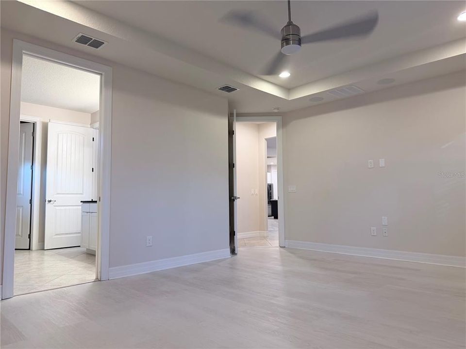 For Rent: $2,300 (3 beds, 3 baths, 2528 Square Feet)