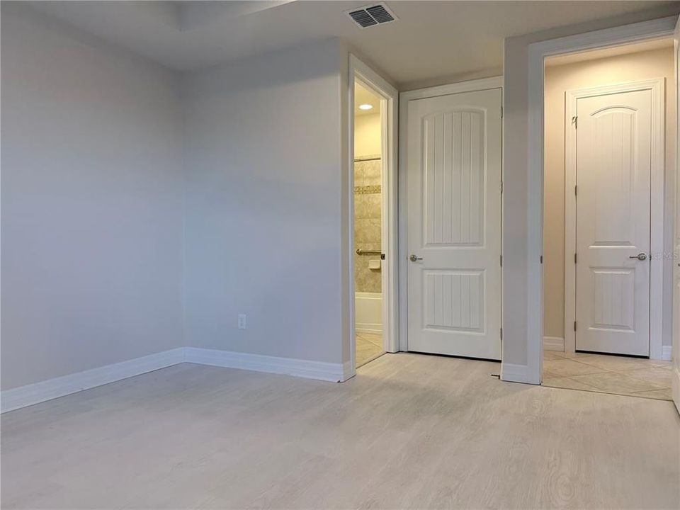 For Rent: $2,300 (3 beds, 3 baths, 2528 Square Feet)