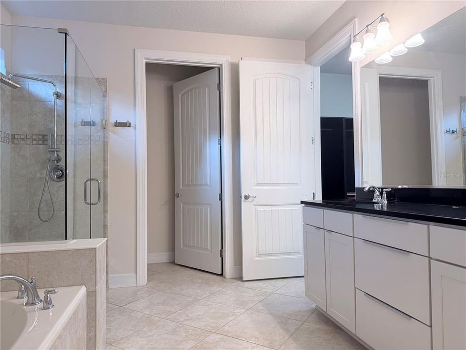 For Rent: $2,300 (3 beds, 3 baths, 2528 Square Feet)