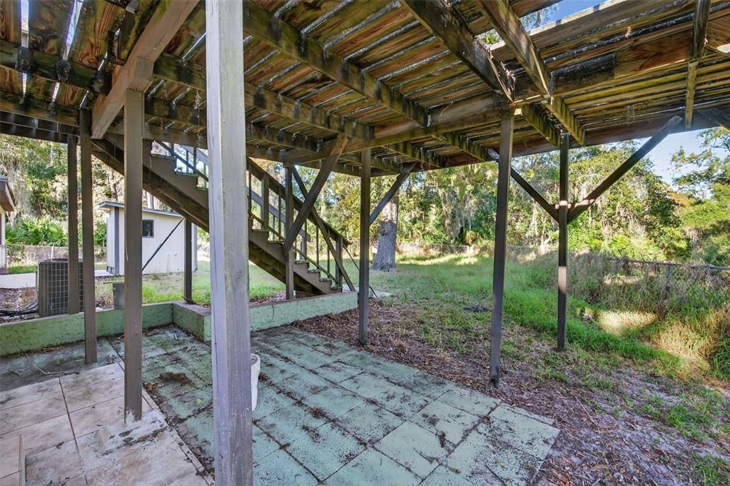 For Sale: $425,000 (5 beds, 2 baths, 1920 Square Feet)