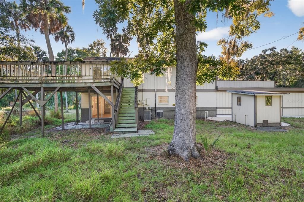 For Sale: $425,000 (5 beds, 2 baths, 1920 Square Feet)