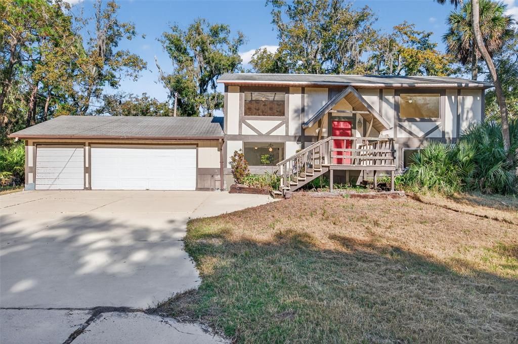 For Sale: $425,000 (5 beds, 2 baths, 1920 Square Feet)