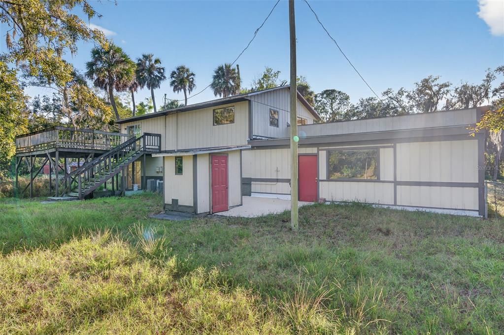 For Sale: $425,000 (5 beds, 2 baths, 1920 Square Feet)