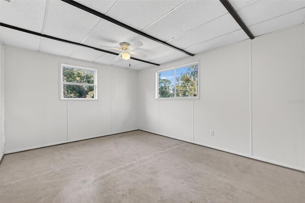 For Sale: $425,000 (5 beds, 2 baths, 1920 Square Feet)